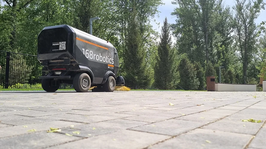 Робот-уборщик — борт 01